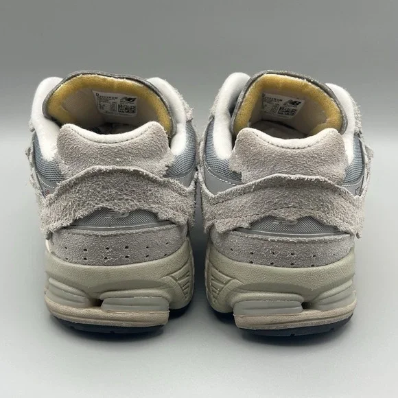 New Balance 2002R Gray Suede Y2K Runners - Men's Size 7 Women's Size 8.5 USED - Picture 4 of 8